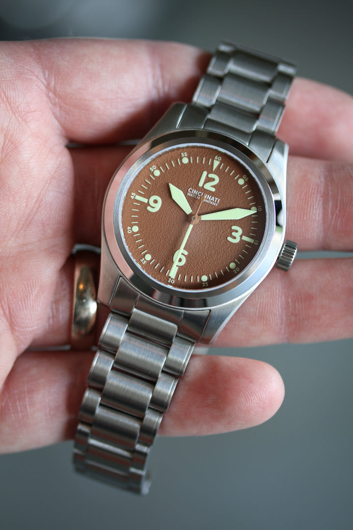American-pilot-watch-field-