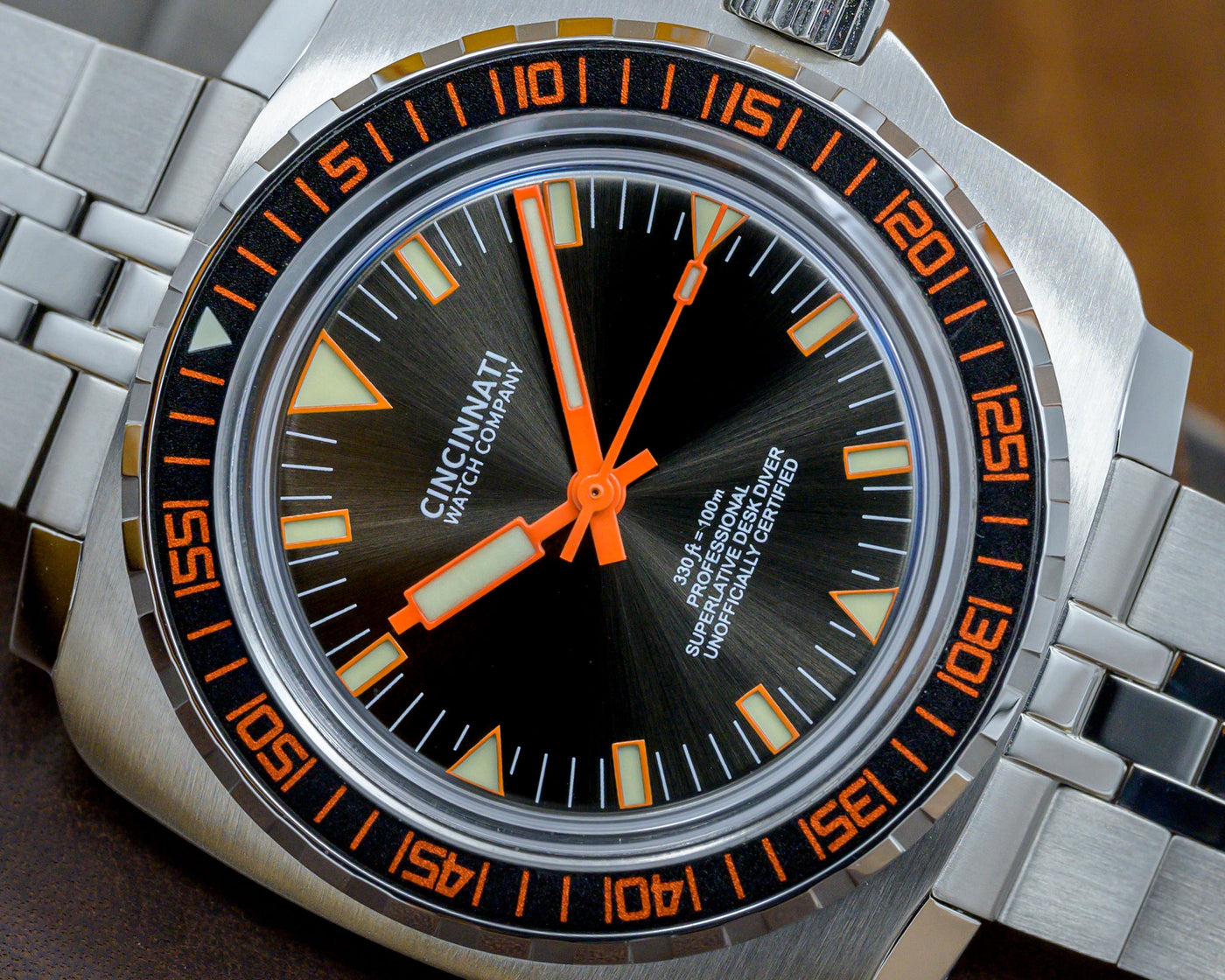 Desk Diver - Professional  Black & Orange