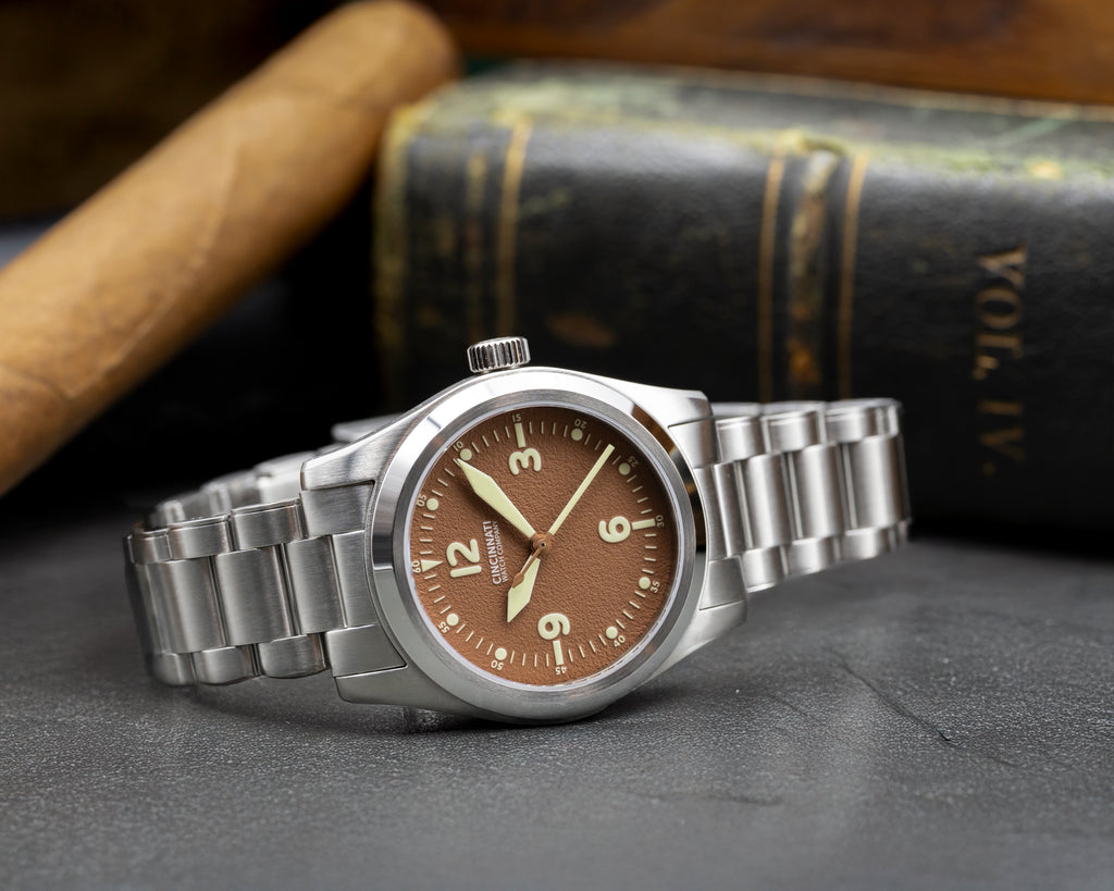 新品同様★CORETTE Face-Pilot ブラウン mocha_mousse_field_pilot_watch